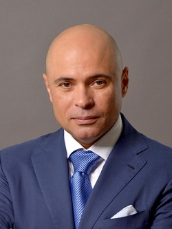 Игорь Артамонов